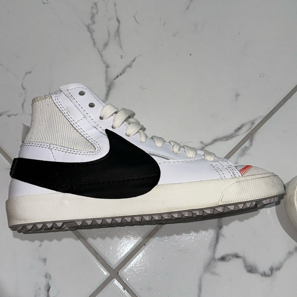 Nike Blazer 77 Jumbo Sz. 9.5 100% Authentic. Used condition 7 out of 10.